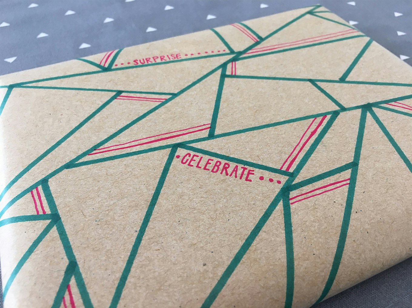 PAPEL DE REGALO PERSONALIZADO