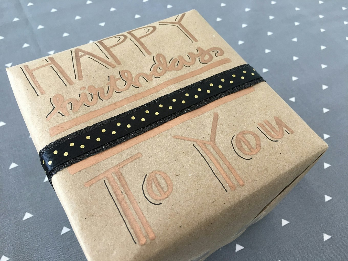 PAPEL DE REGALO PERSONALIZADO